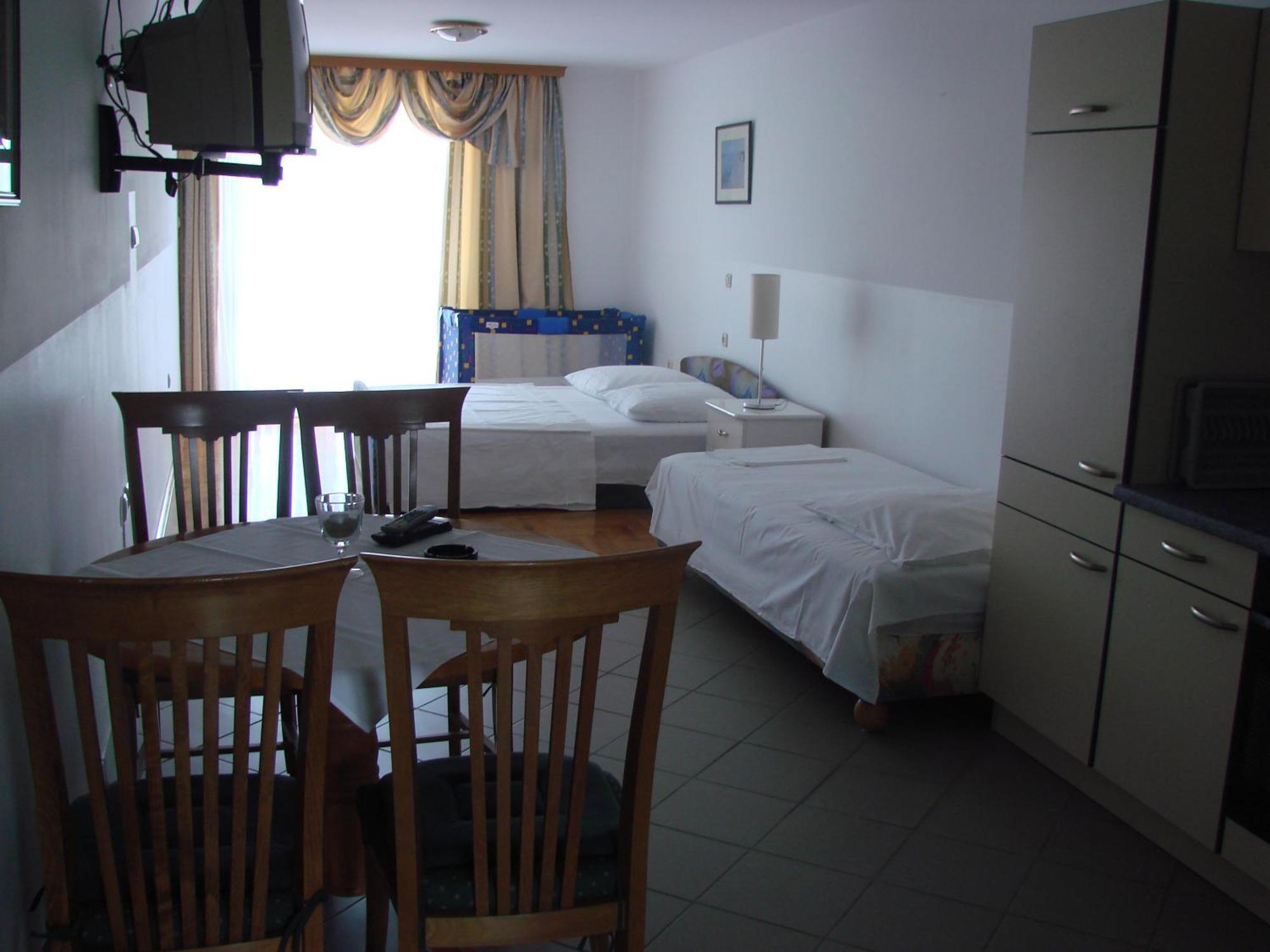 Apartments Happy Island Rab Rab Town Room photo