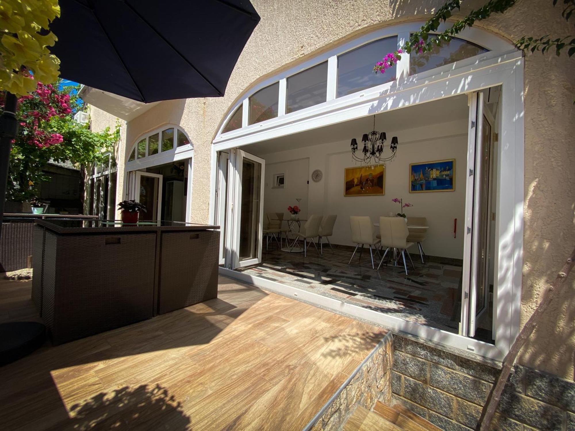 Apartments Happy Island Rab Rab Town Exterior photo