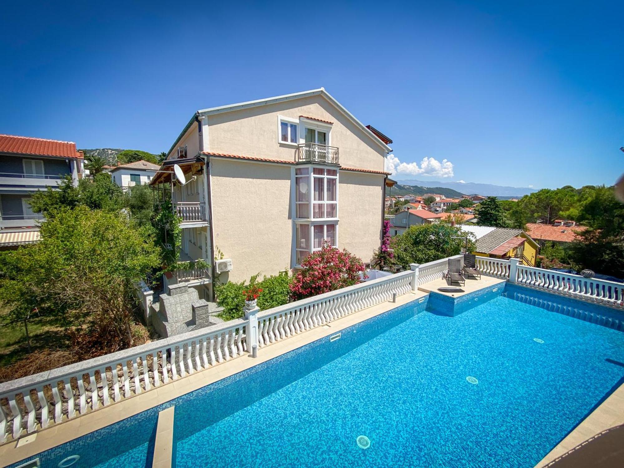 Apartments Happy Island Rab Rab Town Exterior photo