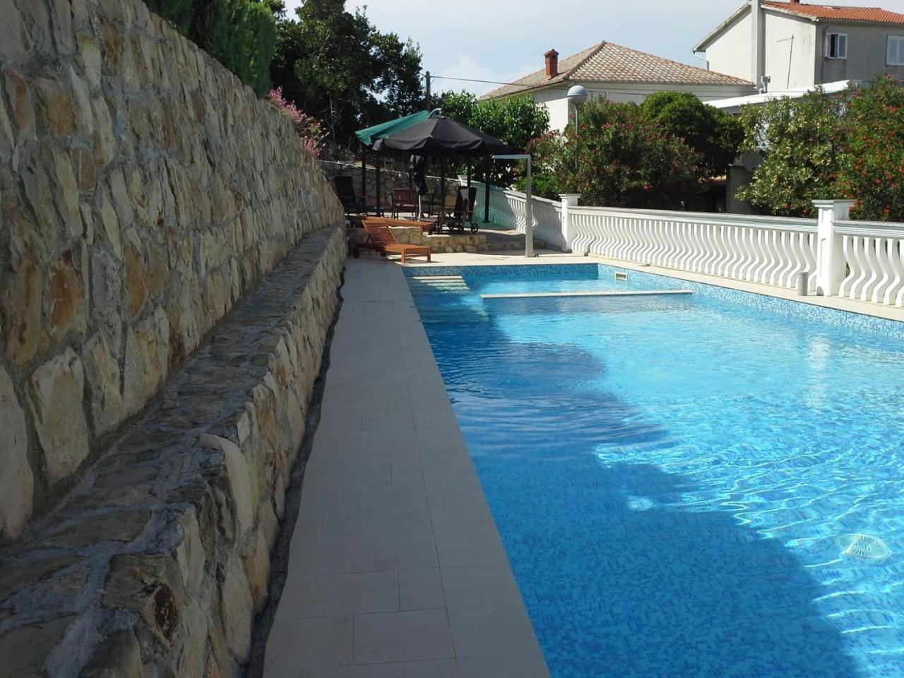 Apartments Happy Island Rab Rab Town Exterior photo