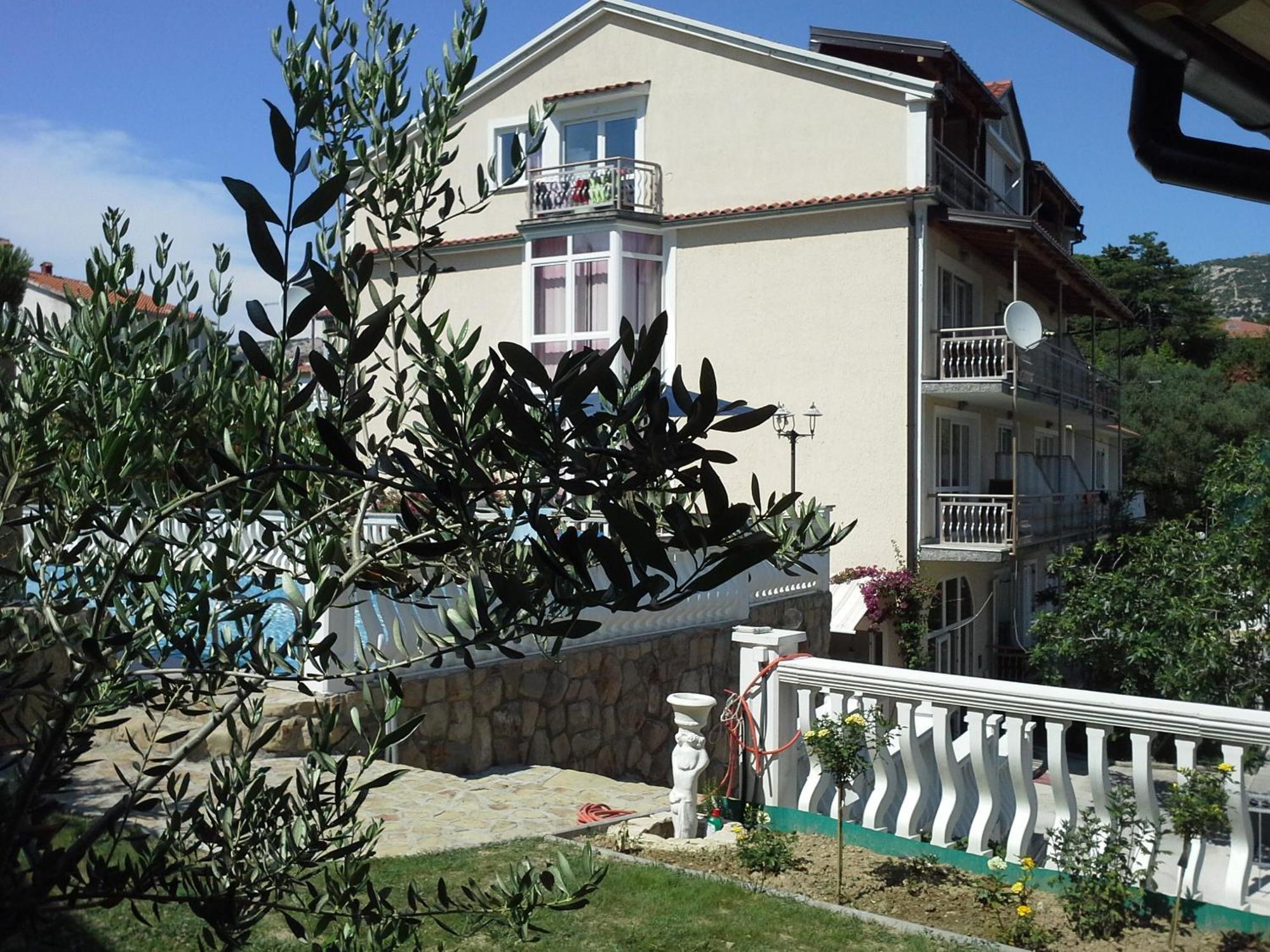 Apartments Happy Island Rab Rab Town Exterior photo