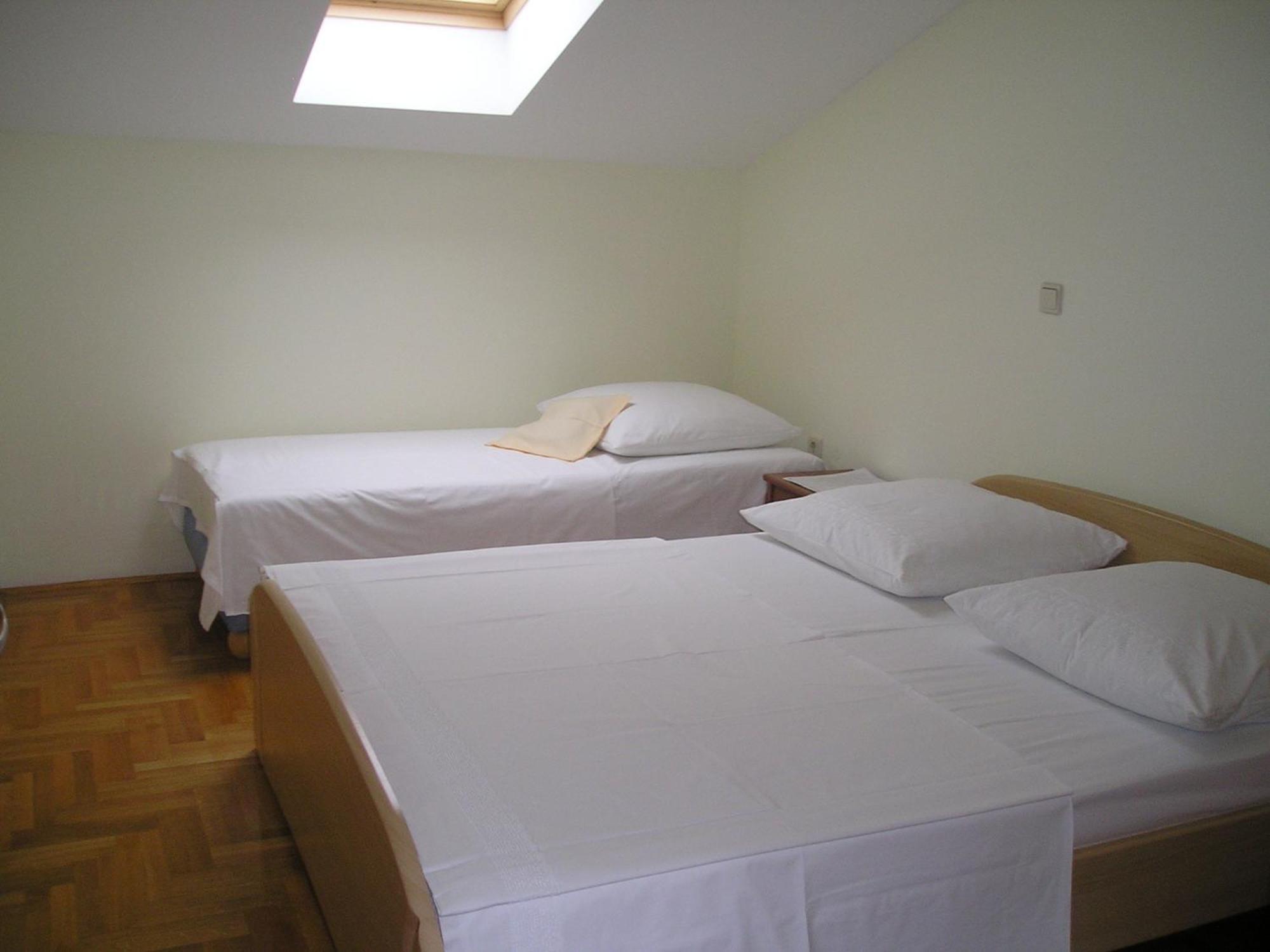 Apartments Happy Island Rab Rab Town Room photo